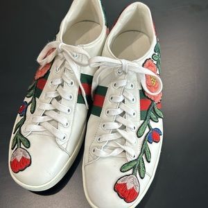 GUCCI 💯 authentic made in Italy sneaker sz 41